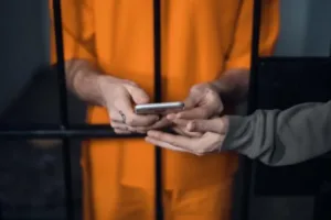 Модернизация системы деактивации мобильных телефонов в центральной тюрьме все еще не завершена