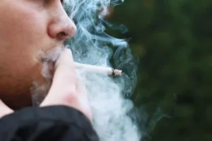 Уровень курения среди подростков на Кипре в возрасте 15-16 лет в прошлом месяце составил 14%
