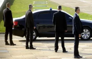 В настоящее время на службе у кипрских VIP-политиков находятся 230 полицейских охранников