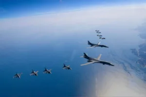 Американские истребители перехватили российские самолеты у Аляски