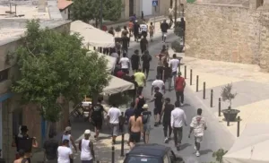 Иностранцы напали на полицейских в Хлораке