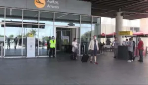 Двое задержаны в Пафосе за попытку вылететь с Кипра с поддельными паспортами