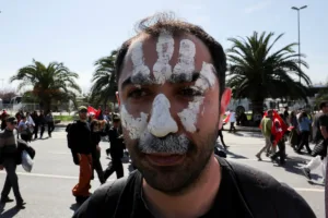 Многотысячный митинг в Стамбуле против заключения в тюрьму главного соперника Эрдогана