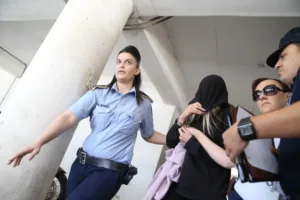 Пятеро мужчин освобождены после оправдательного приговора по делу об изнасиловании в Айя-Напе