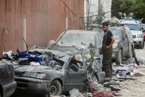 Израильский авиаудар по пригороду Бейрута унес жизни троих человек, нарушив хрупкое перемирие