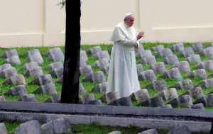 Папа римский Франциск скончался, говорится в видеообращении Ватикана