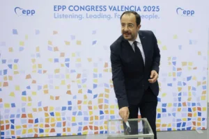 Конгресс ЕНП завершается, Христодулидис выступит с речью