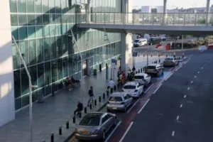Мэры Ларнаки требуют компенсации за близость аэропорта