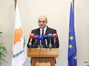 Министр поддерживает планы по созданию нового кооперативного банка