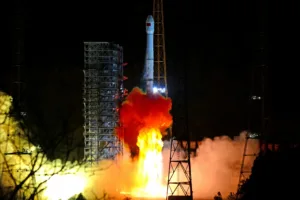 Китай запустил амбициозную миссию «Тяньвэнь-2» по сбору образцов с астероида