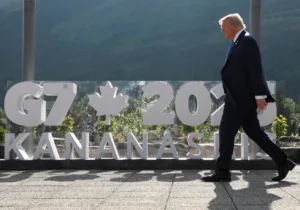 Израиль и Иран продолжают обмен ударами: Трамп призывает к эвакуации Тегерана, мировые лидеры требуют деэскалации