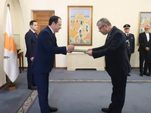 Посол Ирана в Никосии опроверг заявления Кипра о передаче послания Израилю