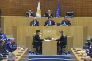 Парламент Кипра одобрил ужесточение правил проведения протестов, полиция получила новые полномочия