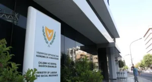 Министерство труда Кипра активизировало усилия по предотвращению забастовки в гостиничном секторе