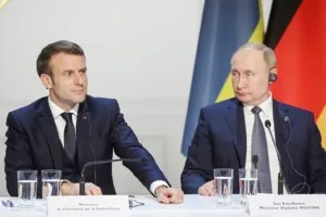 Россия осудила высказывания Макрона о Путине