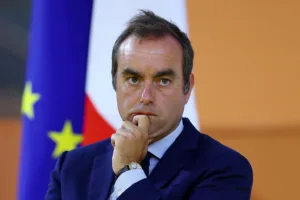 Макрон назначил Себастьена Лекорну новым премьер-министром Франции