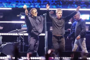 Ticketmaster обязался прозрачнее информировать клиентов о ценах на билеты Oasis