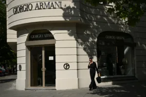 Armani переходит в новую эпоху: наследники обязаны продать бренд или вывести его на биржу
