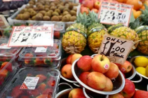 Инфляция на продукты питания в Великобритании замедлилась до 4,9%
