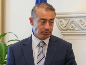 Экс-чиновника приговорили к трем годам тюрьмы за подделку документов