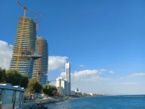 Ясная погода и небольшая облачность ожидаются на острове во вторник