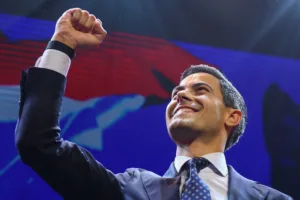 Выборы в Нидерландах: D66 лидирует, партия Вилдерса теряет позиции