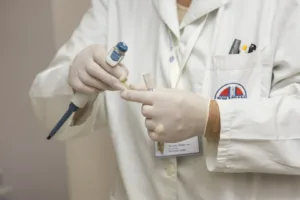 Okypy опровергла утверждения о выплатах врачам за дежурства без присутствия на работе