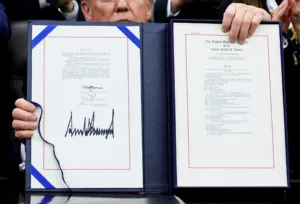 Трамп подписал закон о возобновлении работы правительства после рекордного шатдауна