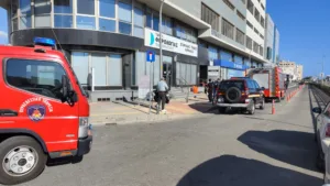 Здание налогового департамента в Ларнаки эвакуировали из-за паров из канализации