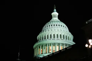 Сенат США одобрил временную меру для прекращения 40-дневного шатдауна
