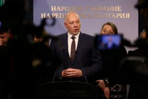 Премьер-министр Болгарии Росен Желязков ушёл в отставку на фоне массовых протестов