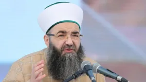 Турецкий суфий Ахмет Унлу пожалел о молитве за Эрсина Татара, на что политик ответил отрицанием знакомства