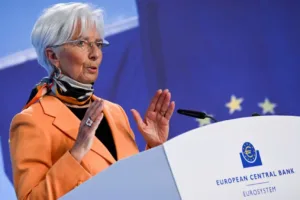 ЕЦБ сохранил ставки и повысил прогнозы по росту и инфляции в еврозоне