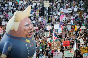 Рейтинг одобрения Трампа приблизился к минимуму из-за недовольства экономикой