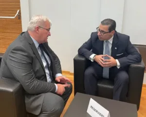 Комбос и Сибиха обсудили войну в Украине и продвижение ее вступления в ЕС