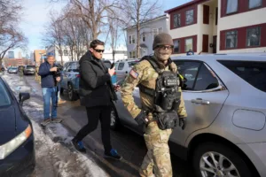 Миннесота начинает собственное расследование после убийства Рене Гуд сотрудником ICE на фоне конфликта с ФБР