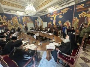 Священный Синод отстранил бывшего епископа Тихикоса на неопределенный срок после обращения в суд