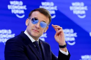 Макрон отверг тарифную угрозу Трампа из-за Гренландии и заявил, что Европу не запугать