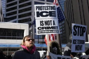 Human Rights Watch предупреждает, что политика Трампа подрывает демократию США в ежегодном глобальном докладе