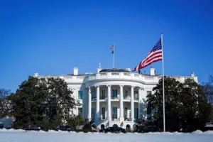 Трамп заявил, что сохраняет право на военное обеспечение безопасности совместной американо-британской авиабазы на архипелаге Чагос
