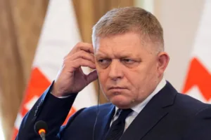 Фицо угрожает прекратить экстренные поставки электроэнергии Украине из-за спора о транзите нефти по «Дружбе»