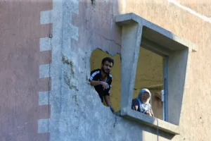 Israeli air strikes in eastern Lebanon kill at least 10, state media reports say