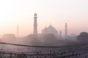 Pakistan ranked world’s smoggiest country in 2025, IQAir report shows