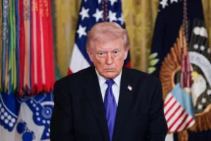 Трамп защищает операцию против Ирана без определенных сроков на фоне изменения целей и графика
