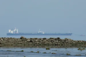 США выдали 30-дневное разрешение на покупку санкционированной российской нефти, застрявшей в море