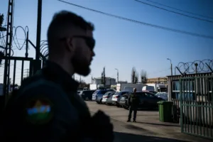 Венгрия вернула Украине бронированные инкассаторские автомобили, но оставила у себя $82 млн наличными и золотом