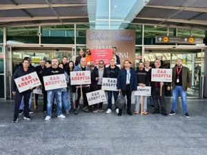 Работники Goldair Handling Cyprus объявили забастовку в аэропорту Ларнаки из-за сокращений и коллективных договоров