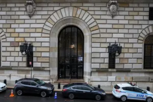 Заявки на кредит в США в феврале достигли почти четырехлетнего максимума, показал опрос New York Fed