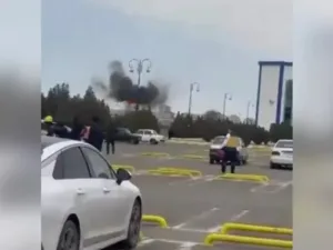 Связанные с Ираном ракеты и беспилотники нанесли удар по территории аэропорта в азербайджанском Нахчыване, сообщил источник