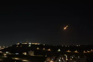 Иранские ракеты поразили газовые объекты в странах Персидского залива после удара Израиля по Южному Парсу, Трамп выступил с предупреждением